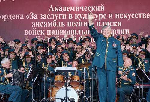 Легендарный ансамбль Росгвардии поздравил ульяновцев с Днем города: город встретил героев сцены овациями