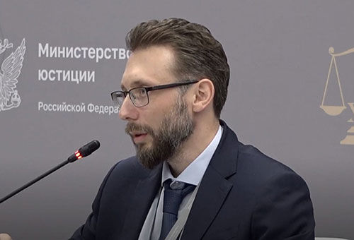 Денис Кузьмичев выступил на сессии «Защити свой бизнес. Нотариальная помощь юридическим лицам» XII Петербургского международного юридического форума