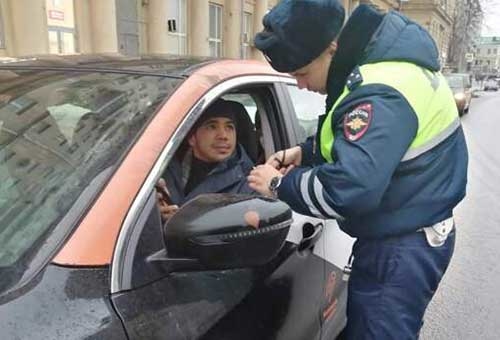 ГИБДД 22–28 ноября проведет в Москве рейд по профилактике нарушений водителями машин каршеринга и такси