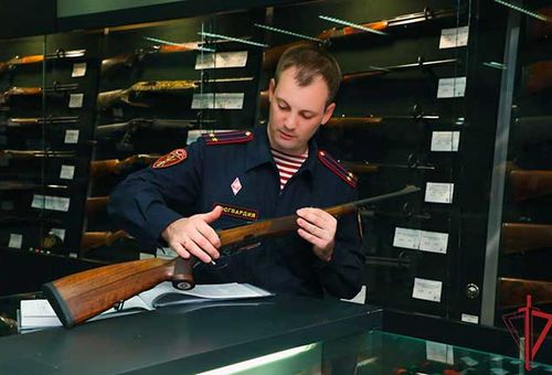 Контроль за оружием и частной охранной деятельностью в Москве: цифры и факты