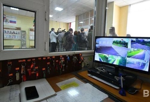 Более 375 млн на ЧОП и 12 млн на тревожные кнопки: как будут защищать школы и детсады Казани в 2024 году