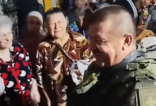 «Спасибо!» — первая встреча русских солдат и жителей освобожденного Угледара